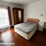 Rent 3 bedroom flat in East Of England