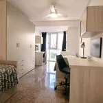 Rent a room of 160 m² in Valencia