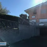 Rent 6 bedroom house of 310 m² in Rome