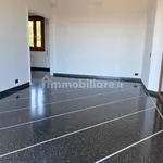 Affitto 5 camera appartamento di 164 m² in Genoa