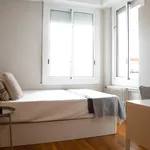 Rent 4 bedroom apartment of 14 m² in Barcelona