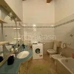 Affitto 4 camera appartamento di 80 m² in Castelnovo ne' Monti