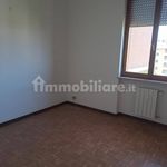 Affitto 4 camera appartamento di 150 m² in Piacenza