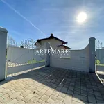 Rent 6 bedroom house of 210 m² in Seravezza