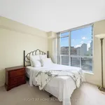 Rent 3 bedroom apartment in Toronto (Bay Street Corridor)