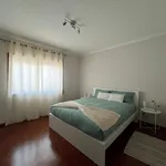 Rent a room of 120 m² in Vila Nova de Gaia