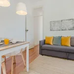 Rent 2 bedroom apartment of 75 m² in Lisbon