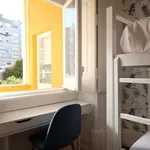 Rent a room of 240 m² in lisbon