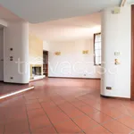 Rent 5 bedroom house of 327 m² in Castegnero