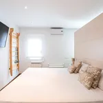 Rent 3 bedroom apartment in barcelona