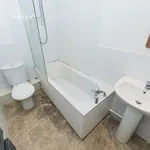 Rent 3 bedroom house in Leeds