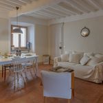 Rent 3 bedroom apartment in Cortona