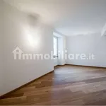 Affitto 5 camera appartamento di 184 m² in Genoa