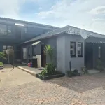 Rent 3 bedroom house of 340 m² in Soweto