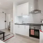 Rent 1 bedroom apartment of 37 m² in lisbon