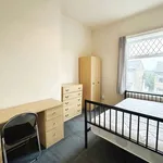 Rent 3 bedroom house in Kirklees