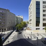 Rent a room of 250 m² in Lisbon