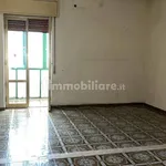 Affitto 3 camera appartamento di 90 m² in Naples