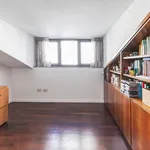 Rent 4 bedroom apartment of 130 m² in Milano