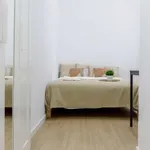 Rent a room of 80 m² in valencia