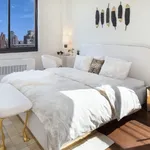 Rent 1 bedroom apartment of 567 m² in Manhattan