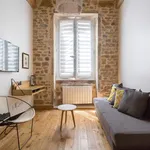 Appartement de 269 m² avec 1 chambre(s) en location à Lyon