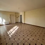 Appartement de 89 m² avec 4 chambre(s) en location à MOUROUX