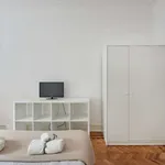 Rent a room in lisbon