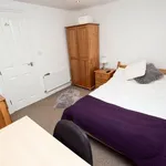 Rent 4 bedroom flat in West Midlands