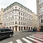 Pronajměte si 4 ložnic/e byt o rozloze 112 m² v Prague