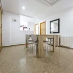 Rent a room of 90 m² in valencia