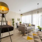 Rent 1 bedroom apartment of 323 m² in Málaga