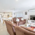 Rent 4 bedroom house of 350 m² in Caloundra West