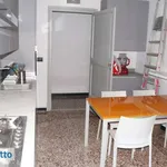 Affitto 5 camera appartamento di 136 m² in Genoa