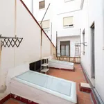 Rent a room of 135 m² in valencia