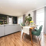 Rent 2 bedroom apartment of 797 m² in London