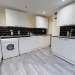 Rent 6 bedroom house in Leeds