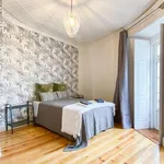 Rent 4 bedroom apartment of 70 m² in lisbon