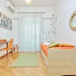 Rent 6 bedroom apartment in Rome