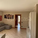 Affitto 3 camera appartamento di 90 m² in Cologno al Serio