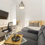 Rent 5 bedroom apartment in Barcelona