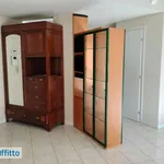 Affitto 3 camera appartamento di 85 m² in Cernusco sul Naviglio