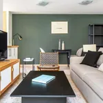 Rent 1 bedroom apartment of 39 m² in paris