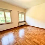 Maison de 550 m² avec 3 chambre(s) en location à Auderghem