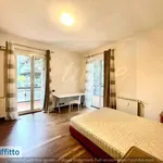 Affitto 6 camera appartamento di 330 m² in Rome