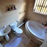 Rent 3 bedroom apartment of 96 m² in Gauteng