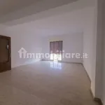 Affitto 5 camera appartamento di 185 m² in Reggio Calabria