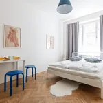 Pronajměte si pokoj o rozloze 175 m² v Prague