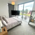 Rent 3 bedroom flat in East Midlands