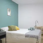 Rent a room of 300 m² in madrid